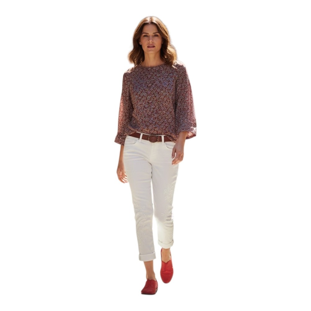 CAbi Women's 8 White Slim Boyfriend Jeans Woodstock Embroidered Floral Jeans